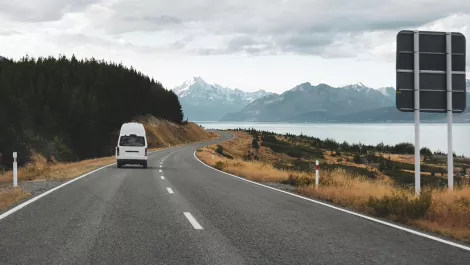 Chill out with Snoop Dogg's original voice on board TomTom GPS