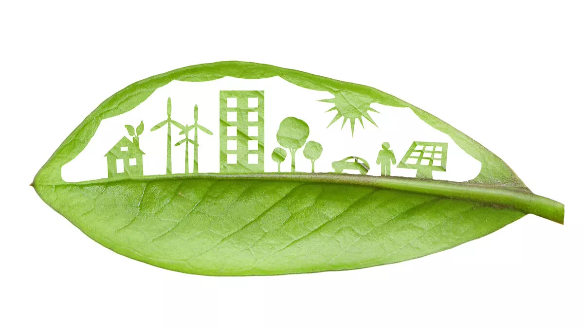Mitsubishi launches D-SMiree, turns over green leaf
