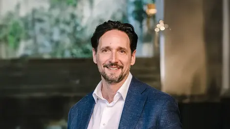 Ps new peter philipp cropped headshot